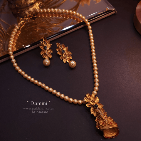 Damini Kundan Pendant Set