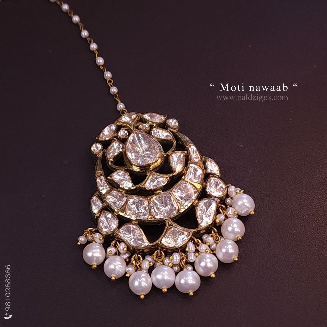 Moti Nawaab Antique(Big) Moissanite Polki Maangtika